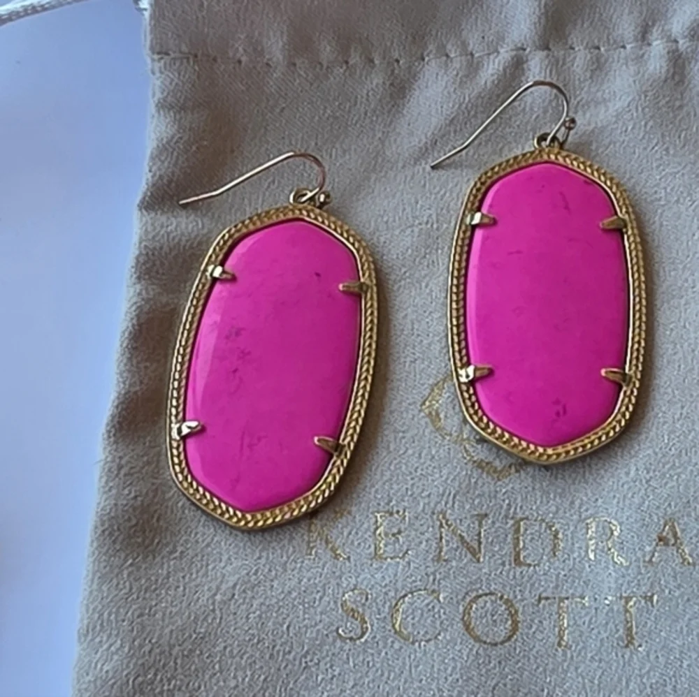 Kendra Scott Hot Pink Danielle Magenta‎ Gold Plated Statement Earrings Rare
